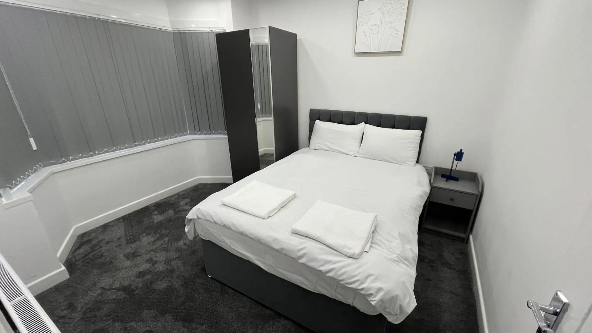 Spacious 4 Bed Home - Sleeps 7 Garden & Parking Birmingham