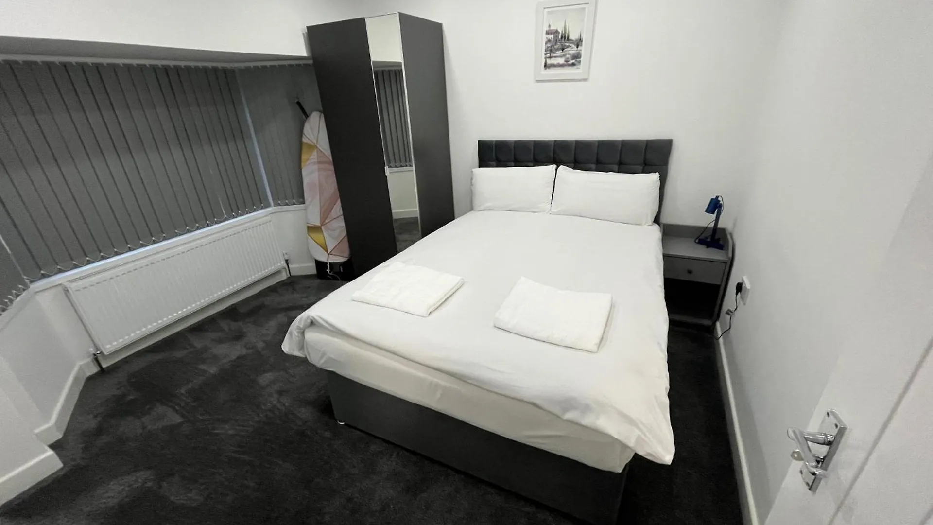 Spacious 4 Bed Home - Sleeps 7 Garden & Parking Birmingham 0*,