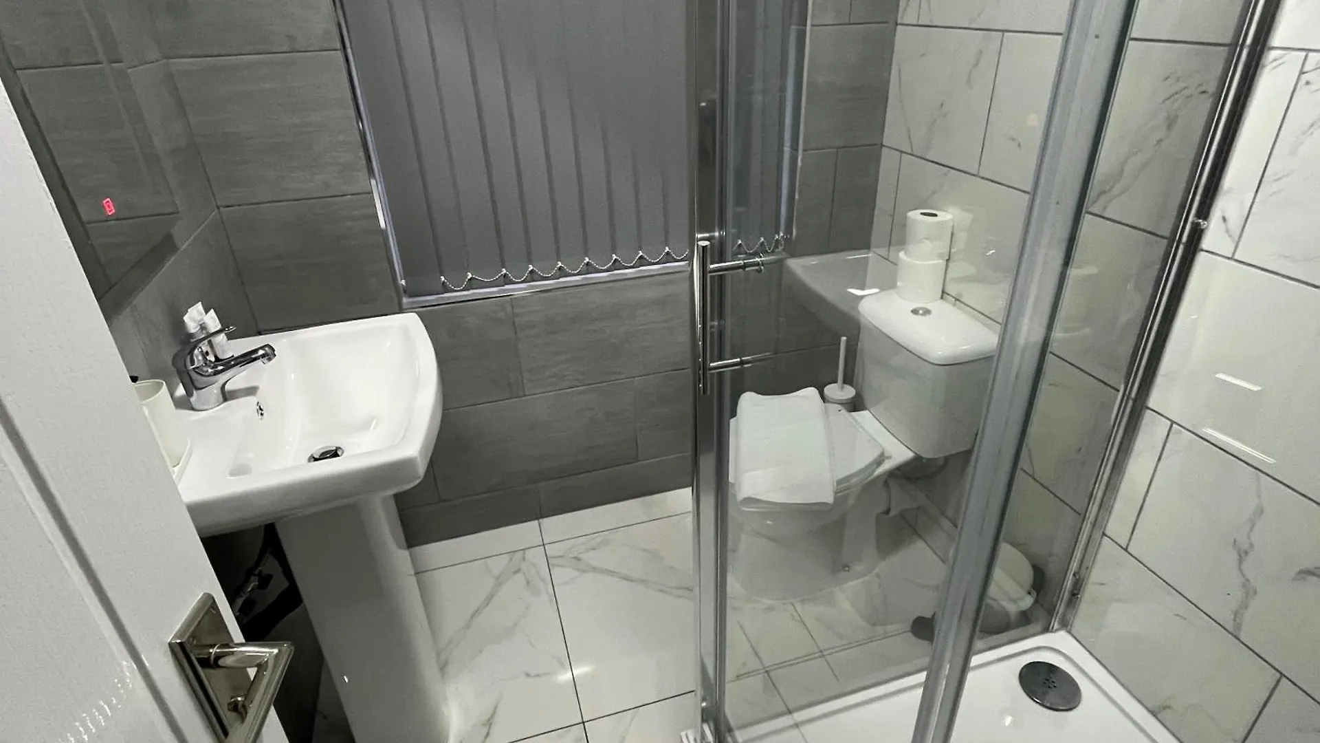 Spacious 4 Bed Home - Sleeps 7 Garden & Parking Birmingham United Kingdom